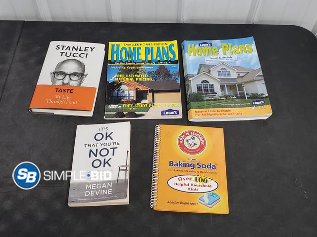 Lot 58-75871 - Lot of (5) Books- Home Plans, 100 Baking Soda Uses and Ideas, and More!