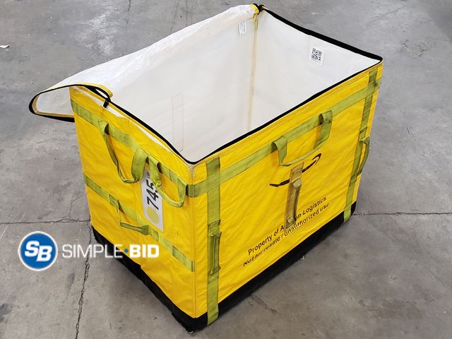 Lot 58-50435 - Large Insulated Trunk Tote - used but in good conditon