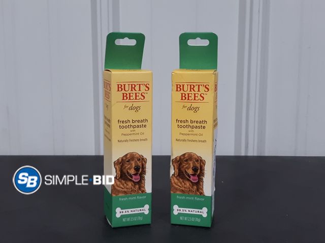 Lot 58-17935 - Lot of (3) New Burt's Bees for Dogs Fresh Breath Toothpaste 2.5 oz each