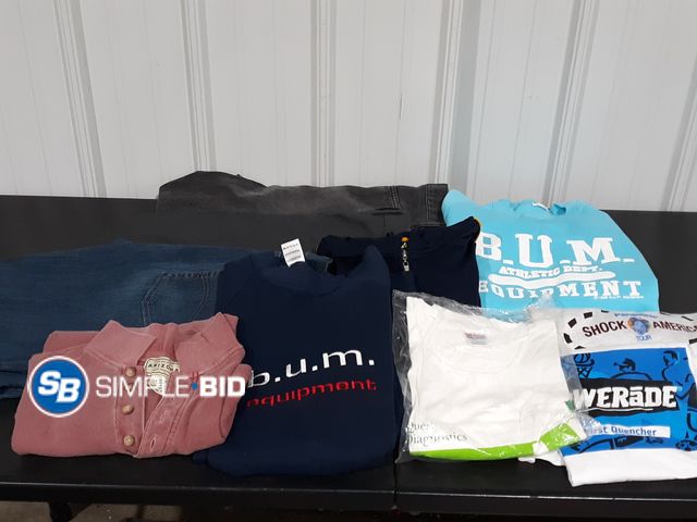 Lot 58-35083 - Lot of MEN'S Clothing -- various styles including sweaters, dress pants, jeans and more - sizes Rang...