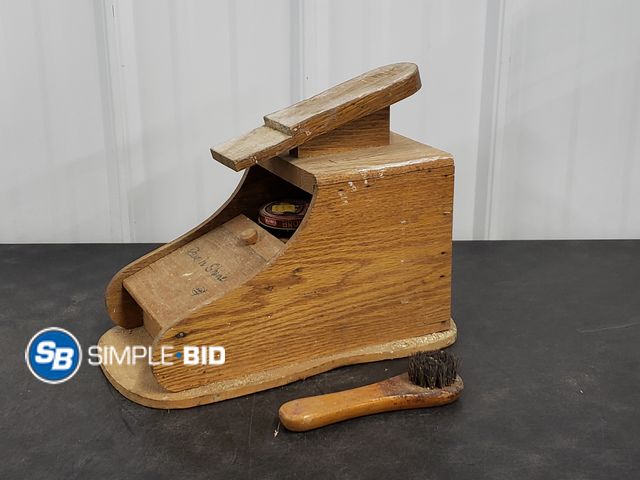 Lot 58-54568 - Wood Shoe Shine Station