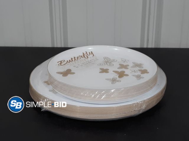 Lot 58-17646 - Lot of (20) Plastic Plates - (10) 8" lunch Plates and (10) 10" Dinner Plates