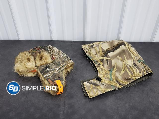 Lot 58-73389 - Lot of (2) CAMO Winter Hats - very light use