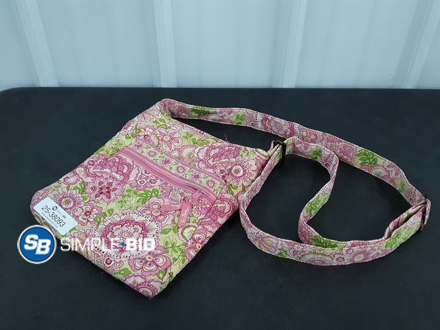 Lot 58-38093 - Floral Print Hand Bag
