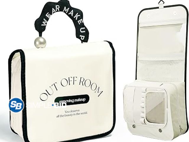Lot 58-21381 - Travel Makeup bag large capacity women's makeup bag - unused