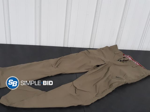 Lot 58-17943 - MEN'S Wrangler Pants - SIZE 32X32 - in good condition