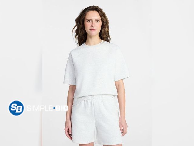 Lot 58-65418 - New Time and Tru Women's Boxy Sweatshirt with Short Sleeves, Size S