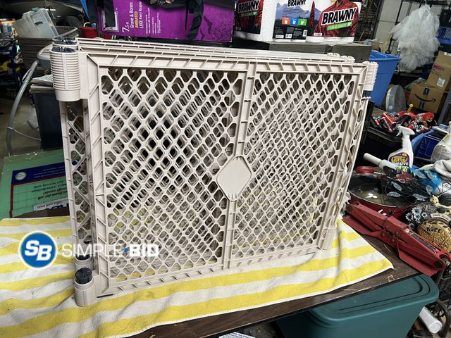 Lot 58-60719 - Toddleroo by North States Superyard Classic 6 Panel Freestanding Baby Play Yard   or Extra Long Gate