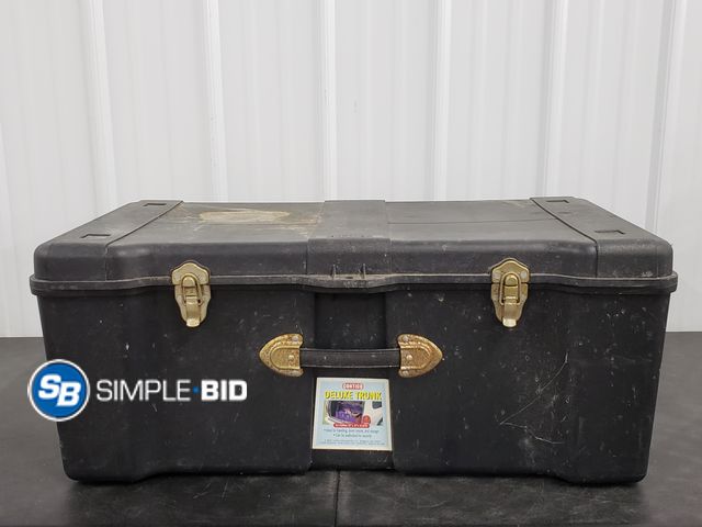 Lot 58-58801 - Contico Deluxe Trunk latching