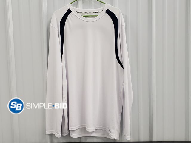 Lot 58-50986 - Reebok Active Wear Long Sleeve Shirt - Size 2XL - Light use