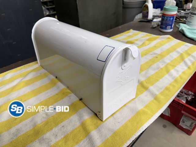 Lot 58-38685 - Mail Box Lowes display model