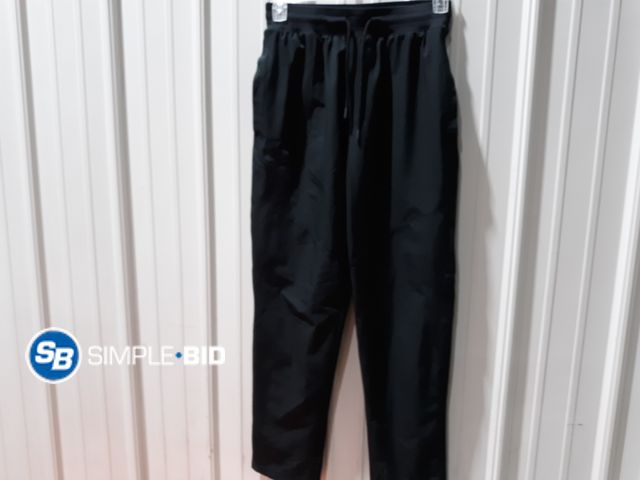 Lot 58-17790 - MEN'S Under Armour Loose pants - SIZE M - in good condition