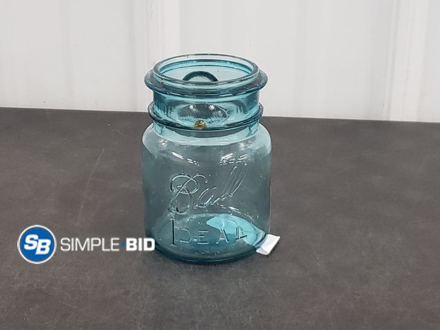 Lot 58-72519 - Vintage Ball Deal 1 Quart Mason jar