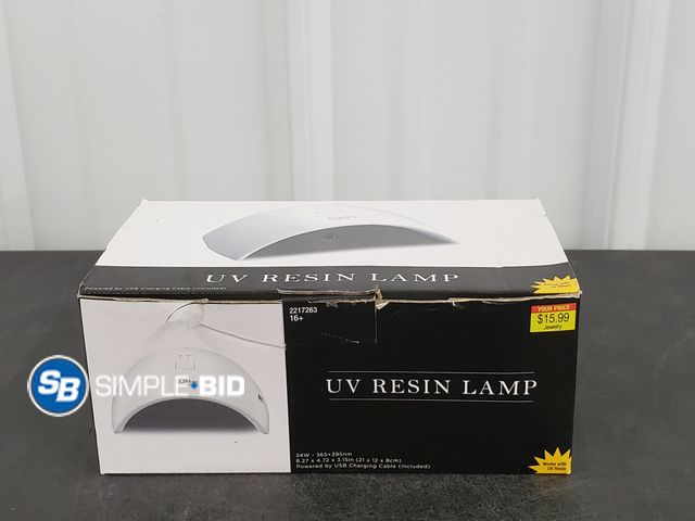 Lot 58-30172 - UV Resin Lamp