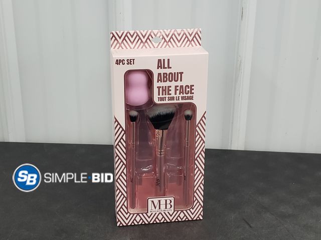 Lot 58-68877 - New 4 piece set - All about the face Must have beauty brushes