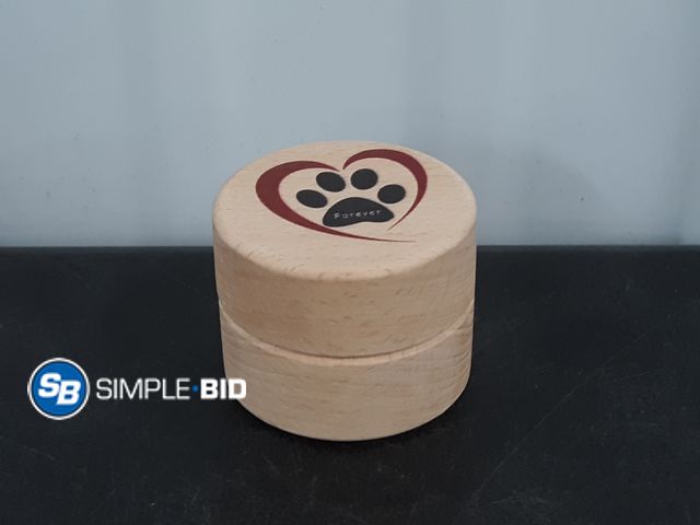 Lot 58-38271 - New Dog Memorial Keepsake Box, Wooden Pet Urns Memorial Gifts for Loss of Dog Cat Hair Ashes Contain...