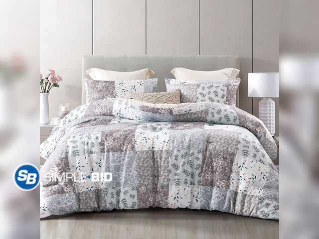 Lot 58-54154 - New Whale Flotilla 3-Piece King Comforter Set, Soft Reversible Bedding Comforter Sets, Patchwork Pri...