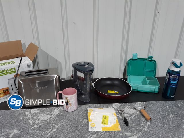 Lot 58-28217 - Lot of Household - KITCHEN items -- frying pan - toaster, table runner and more - mostly unused - so...