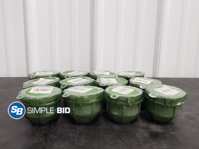 Lot 58-56837 - Lot of (12) New 2.75" Artesia Floral Arrangers