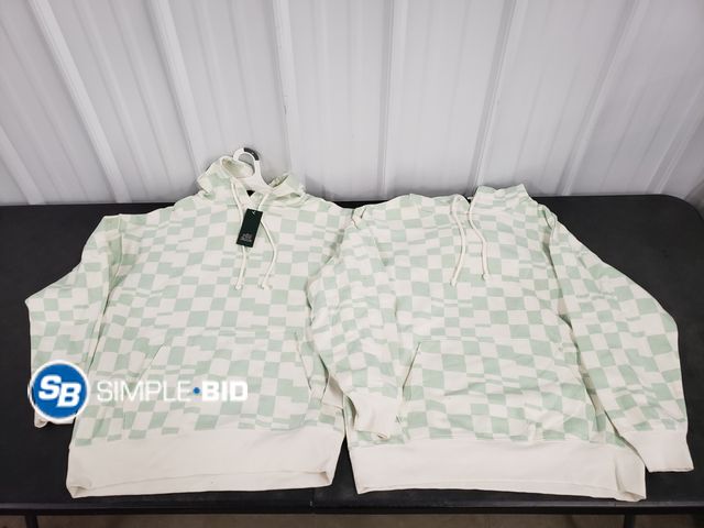 Lot 58-41225 - Lot of (2) New Women's Wild Fable Checkered Hoodie Sweatshirt - SIZE M