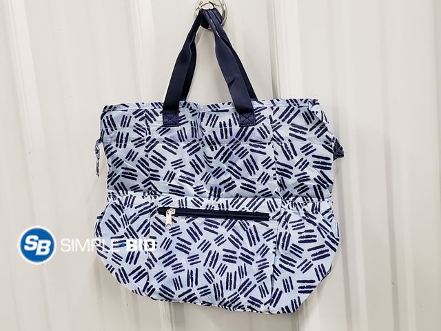 Lot 58-56498 - New  Insulated Lunch Bag for Women &amp; Adults, 9L Foldable Wide-Open Cooler Bag with Pockets, Leak...