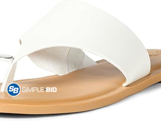 Lot 58-37060 - New Women's The Drop Women's Camilla Wide Thong Sandal - SIZE 9.5