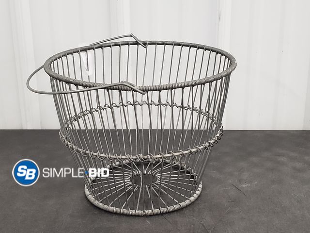 Lot 58-75874 - Heavy Metal Basket with Handle , Approx 11" Tall