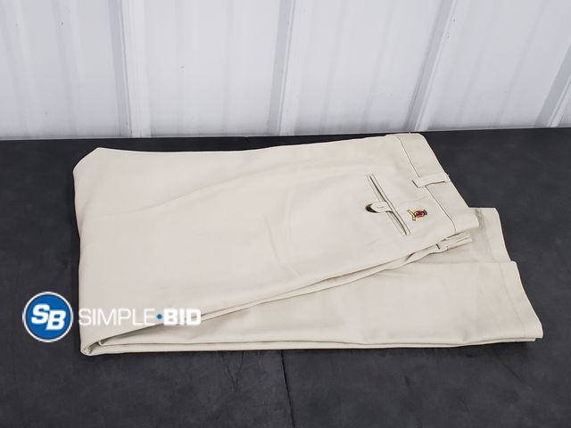 Lot 58-77174 - MEN'S Tommy Hilfiger Dress pants - SIZE 34X32 - light use - in good condition