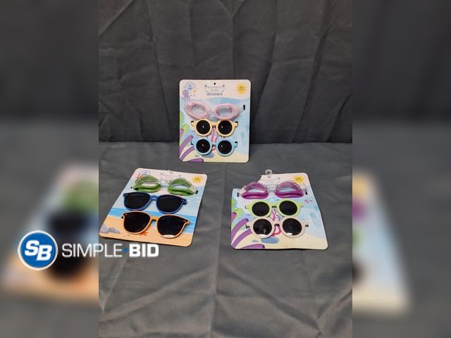 Lot 58-68045 - Lot of Kids Sunglasses &amp; Goggles