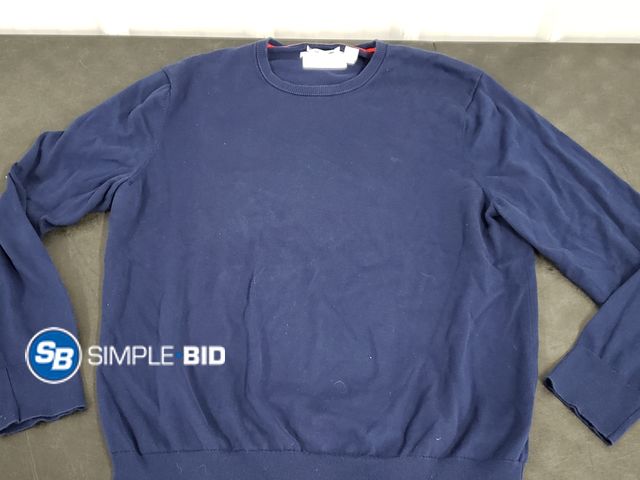 Lot 58-58421 - Calvin Klein Sweater - Size XL - Light Use