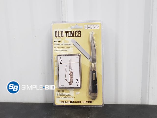 Lot 58-67498 - New Old Timer Blazer/Card Combo - Knife and Playing Card Set