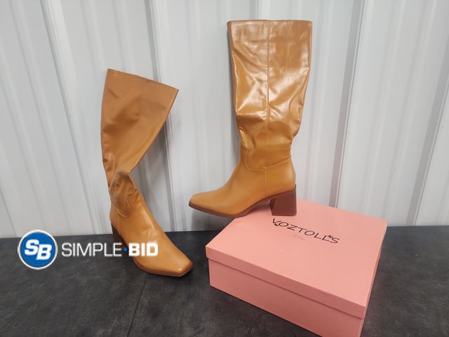 Lot 58-40221 - New Women's Knee High Boots - SIZE 8.5