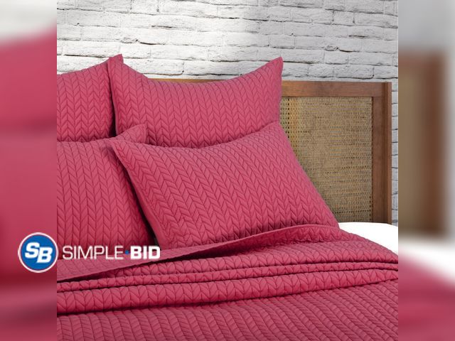Lot 58-28804 - New J. Queen New York Cayman Quilted Pillow Sham Fuchsia - Standard