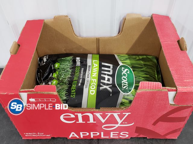 Lot 58-84229 - SCOTTS! Max Lawn Food - Builds a Thick Long Grass - open Bag - mostly Full - covers 14,000 sq ft