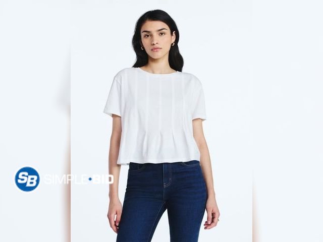 Lot 58-71461 - New Scoop Women’s and Women's Plus Pleated Cropped Cotton Tee, Size M