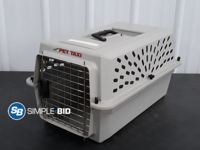 Lot 58-29540 - Small Pet Carrier