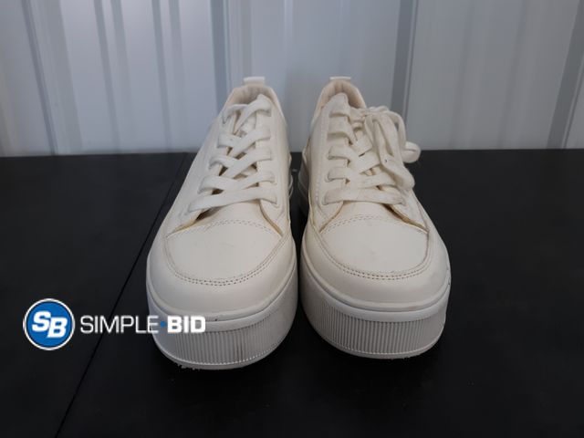 Lot 58-56277 - Soda White Canvass Tennis Shoes - Size 8 - Very Light Use
