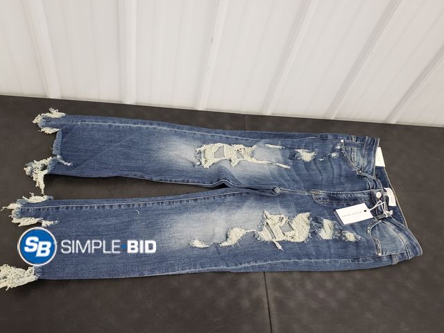 Lot 58-54500 - New Women's RISEN distressed jeans (with holes on purpose) - SIZE 1XL