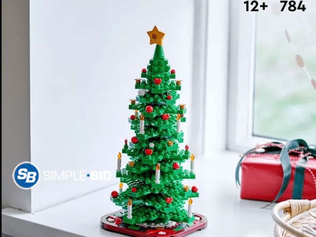 Lot 58-31894 - New LEGO Iconic Christmas Tree 40573