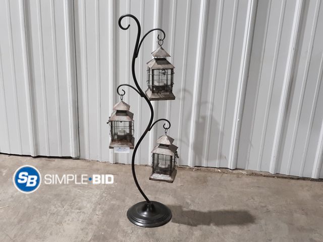 Lot 58-21827 - Metal Decorative 3 Lantern Hanging Light Stand