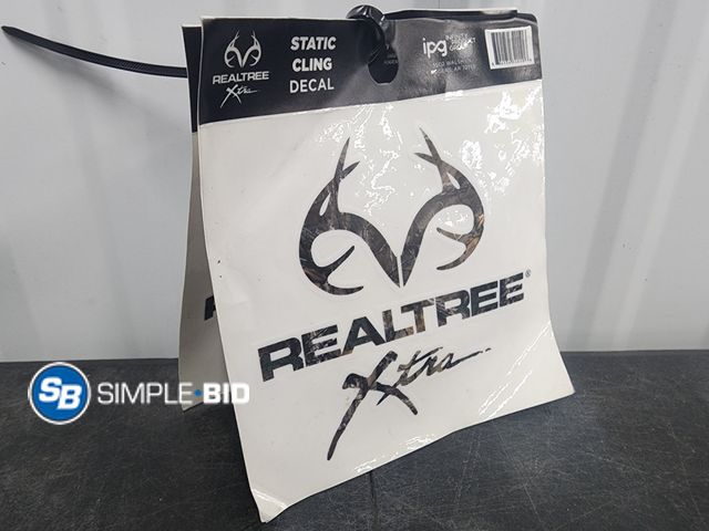 Lot 58-40316 - Lot of (2) New RealTree XTRA Static cling decals