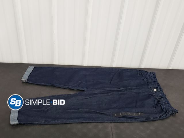 Lot 58-77599 - Banana Republic Women's Jeans - Size 31/12 - New