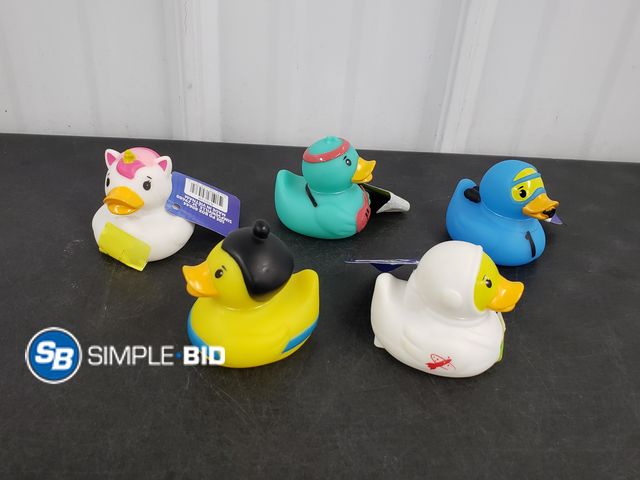 Lot 58-71467 - Lot of (5) New Rubber Duckies - Various styles - unused - Great for those Jeep Lovers