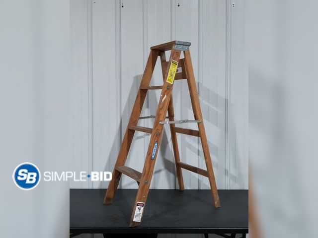 Lot 58-36010 - Werner 4ft Wooden Step Ladder