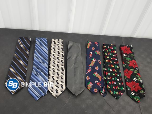Lot 58-77579 - Large lot of Men's Neck Ties