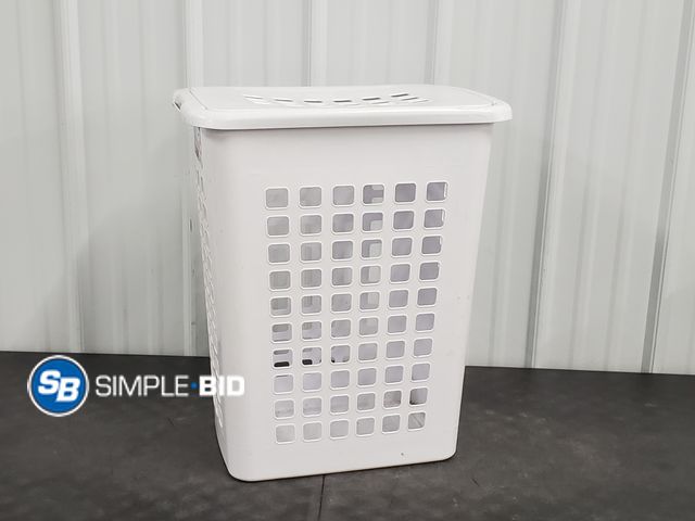 Lot 58-75802 - Sterlite Lift-Top White Laundry Basket - Light Use