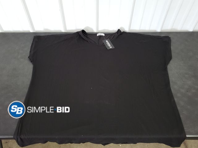 Lot 58-64522 - DoublJU Black Short Sleeve V-Neck Shirt - Size 3XL - NWT
