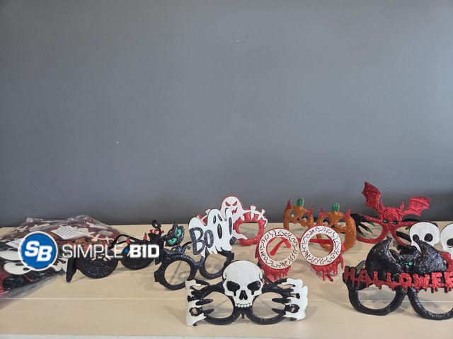 Lot 58-74336 - Lot of (27) New Halloween Eyeglasses  Novelty Toy Glasses Cosplay Halloween Party Favor Funny Glitte...