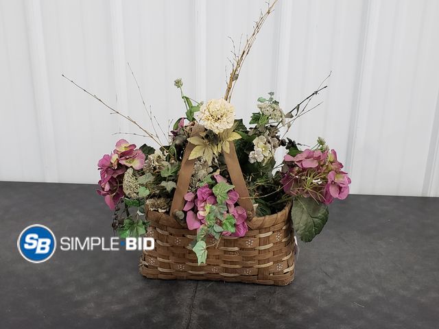 Lot 58-54483 - Floral Decor Basket