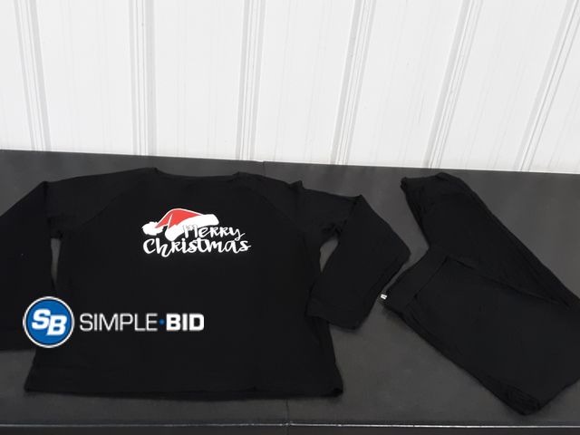 Lot 58-25768 - CHRISTMAS!!! - Merry Christmas PJ Set - Size L